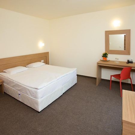 Jeravi Club Hotel 普里莫尔斯科 外观 照片