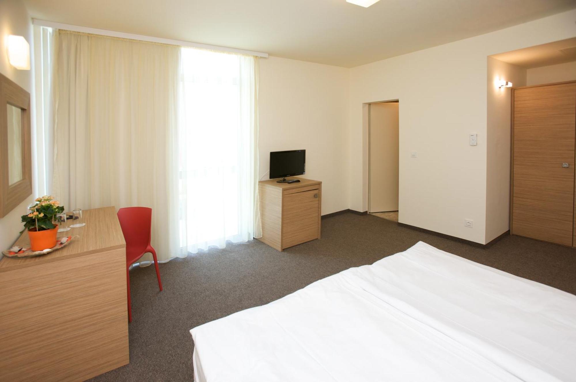 Jeravi Club Hotel 普里莫尔斯科 外观 照片